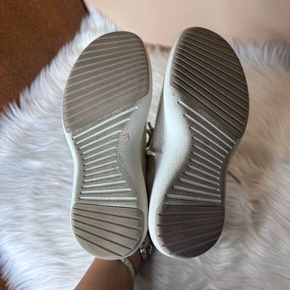 Allbirds Women's Wool Runner Mizzle in Stony Cream Size 8 - Picture 6 of 13